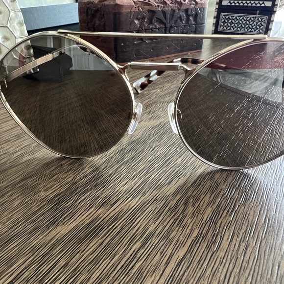 VALENTINO SUNGLASSES - Picture 10 of 12